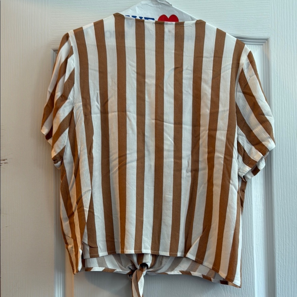 Market & Spruce Brown and White 3/4 Sleeve Tie Front Blouse - Picture 3 of 4